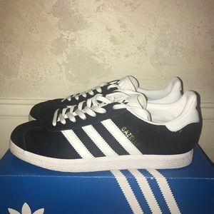 PRE OWNED ADIDAS GAZELLE SZ 6.5